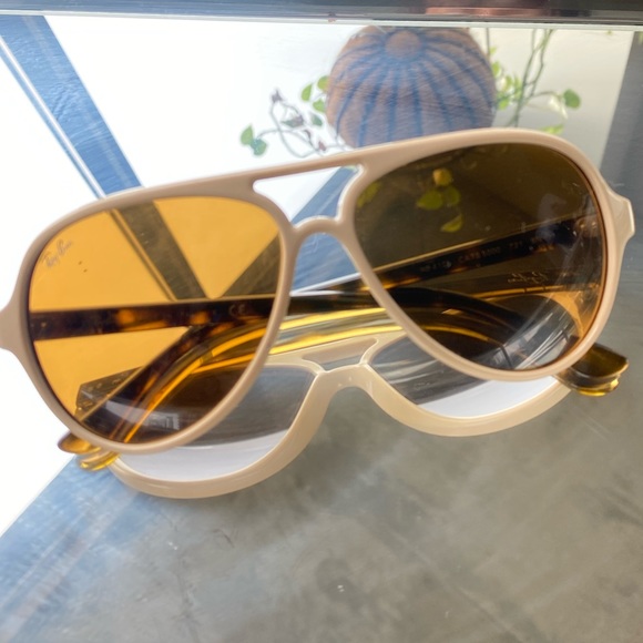 Made in Italy Ray-Ban Aviator Sunglasses with Tortoise Accent - Picture 5 of 15